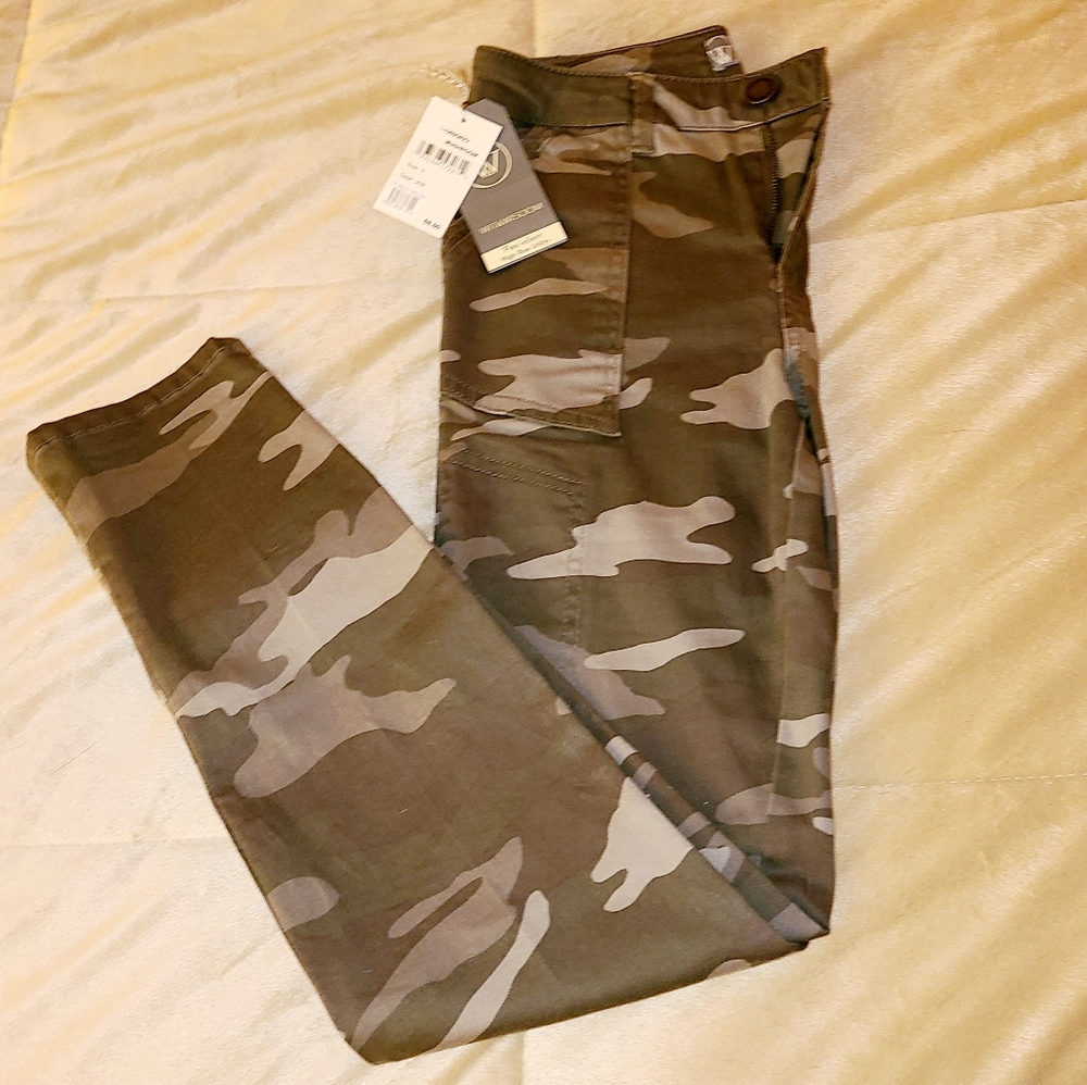 Wit & Wisdom High Rise Utility Pant